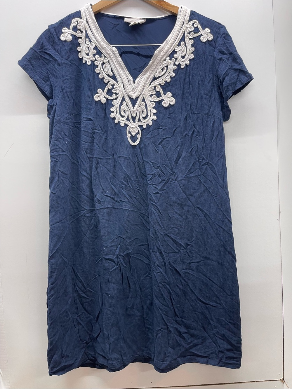 Magnolia Grace Embroidered V-Neck Navy Midi Dress